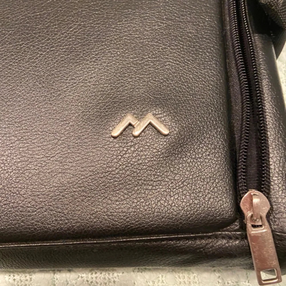 Brenthaven Black Laptop Case – Great Condition